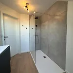 Bel Air - Modern Renovated Duplex With Unique View T33 *