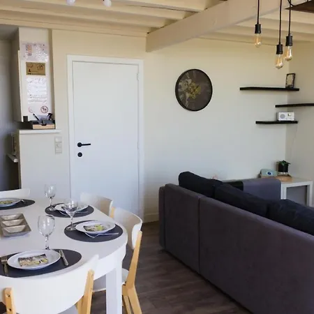 Daire Modern Renovated Duplex With Unique And Calming View T33 Oostende