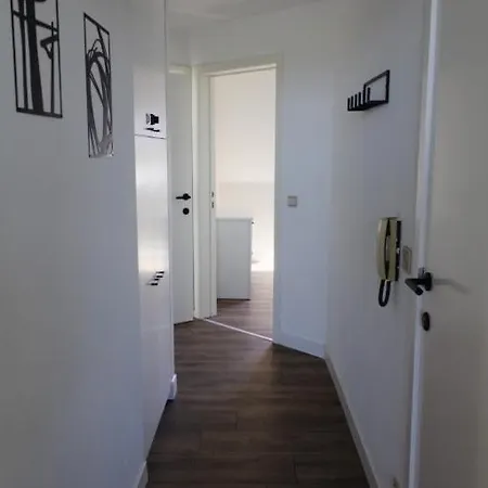 Modern Renovated Duplex With Unique And Calming View T33 דירה *